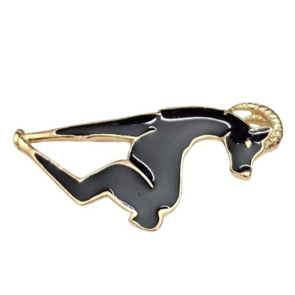 Trifari Vintage Black Enamel Gazelle Brooch, Signed - Picture 3 of 7